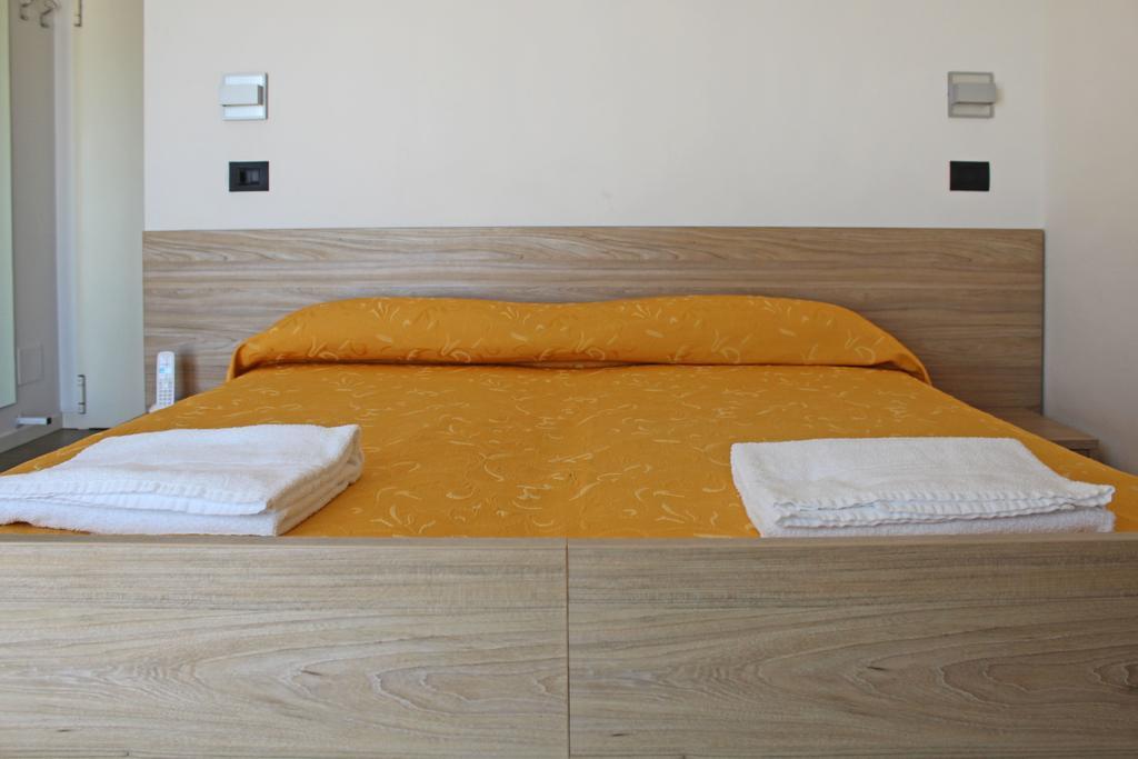 Hotel Touring Misano Adriatico Buitenkant foto