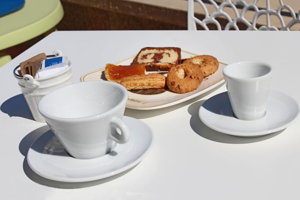 Hotel Touring Misano Adriatico Buitenkant foto
