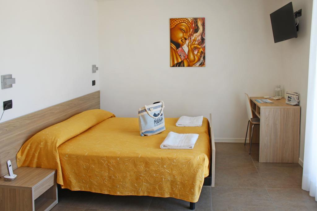 Hotel Touring Misano Adriatico Buitenkant foto