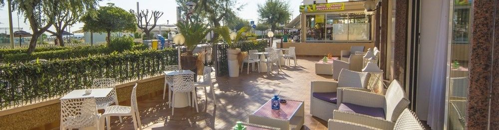 Hotel Touring Misano Adriatico Buitenkant foto
